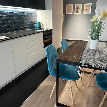 Seaview Plaza 公寓 *